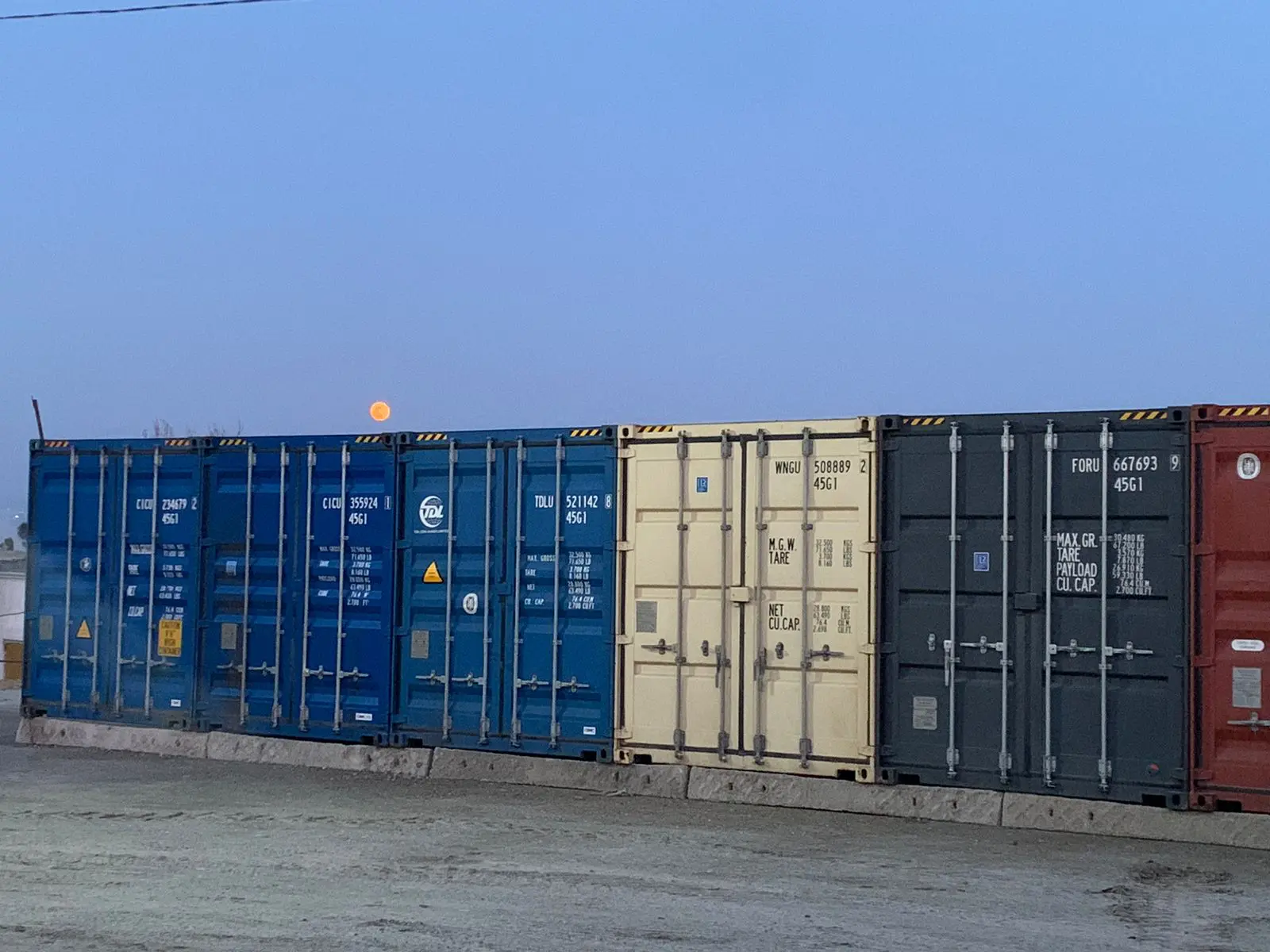 Safe Storage | სასაწყობე ფართი და თვითმომსახურების საცავი 9 Safe Storage ტერიტორია